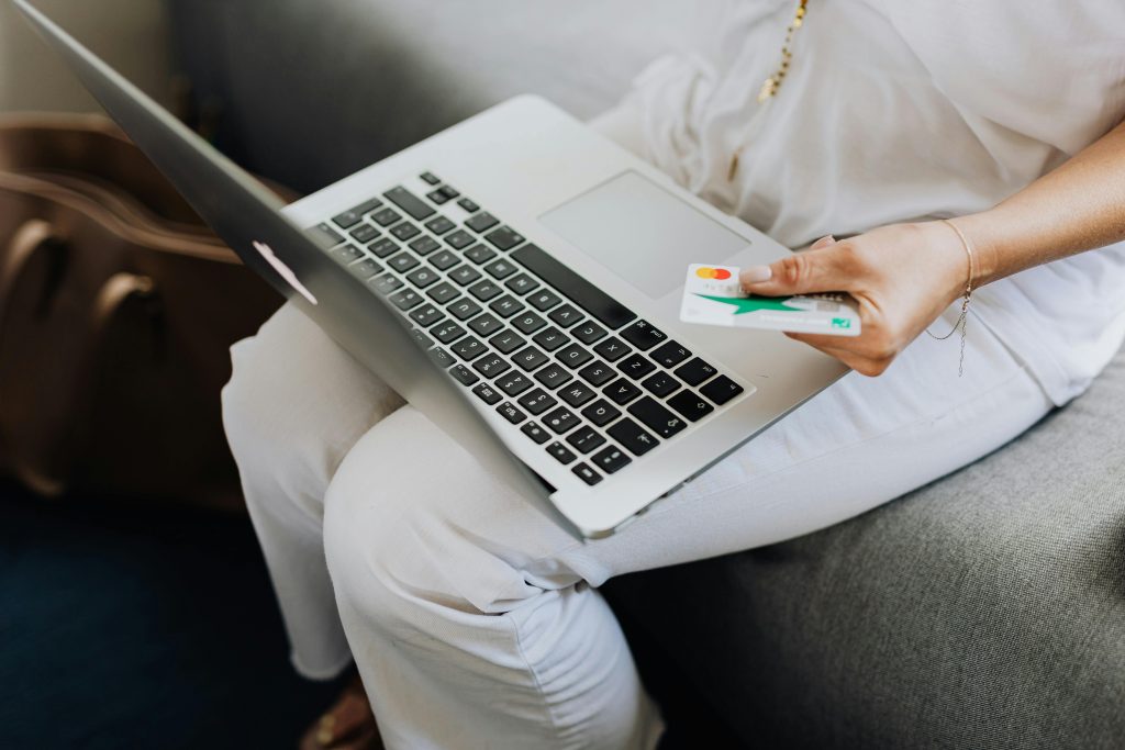 Should You Choose Forwarding or Proxy Shopping?